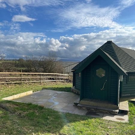 Holly Tree Glamping Cabins Wigglesworth Exterior photo